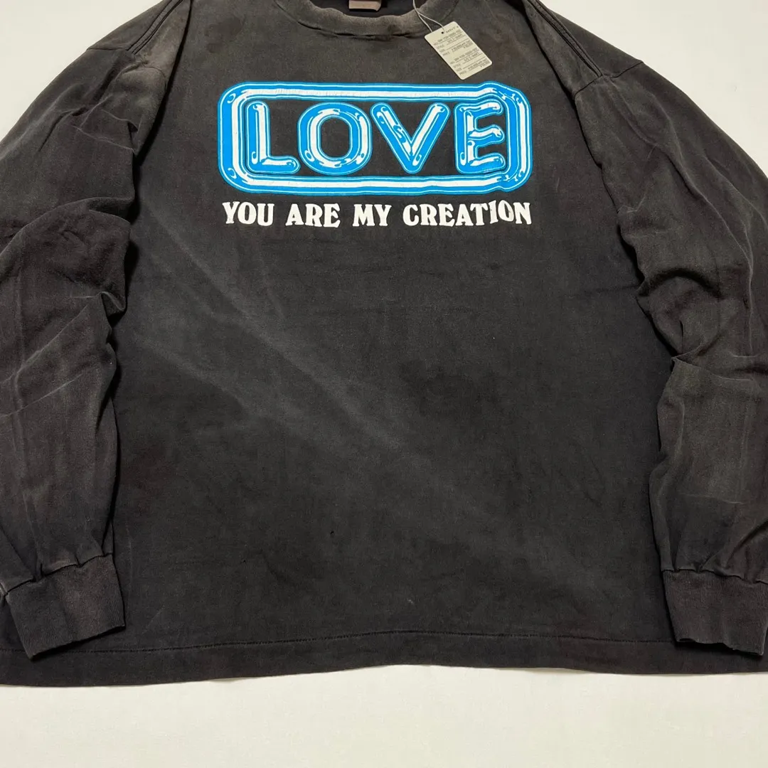 SAINT Mxxxxxx LS TEE/LOVE/BLK LOVE Love Thousand Paper Cranes distressed long sleeves with holes, washed black S-XL, look for cylindrical fabrics without side seams, don’t buy open ones anymore, boring Assute ready-made garments dyed, the whole piece is spray-painted and faded, the collar and cuffs are frayed, many places are worn, the original printing is restored/accessories are complete, with little angel anti-counterfeiting label